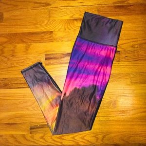 Teeki Clouds Hot Pant Leggings